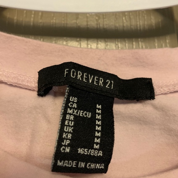 Super cute crop top - Picture 2 of 2